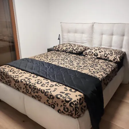 Luxury Marjan Hill With Garage Сплит