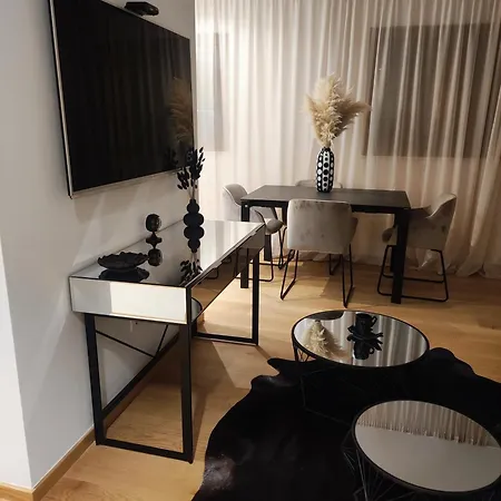 New Luxury In Centar With Private Parking In The Garage
