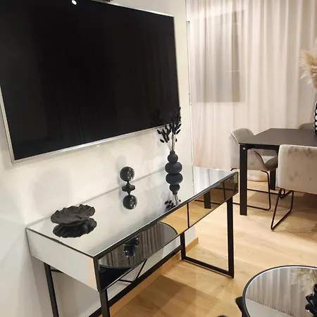 New Luxury In Centar With Private Parking In The Garage