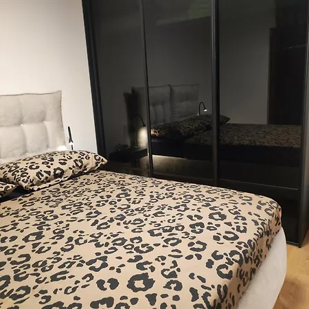 New Luxury In Centar With Private Parking In The Garage *