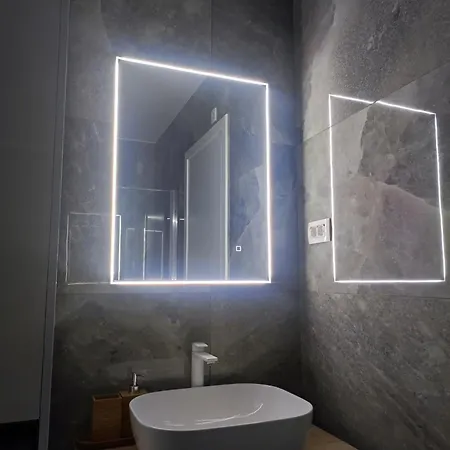 New Luxury In Centar With Private Parking In The Garage Apartment *