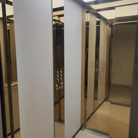New Luxury In Centar With Private Parking In The Garage Apartment *