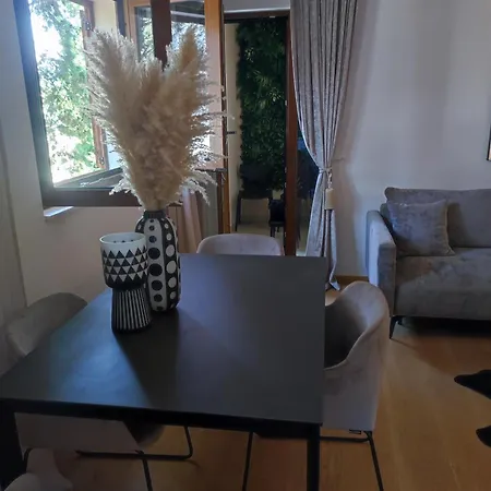 Apartment New Luxury In Centar With Private Parking In The Garage *