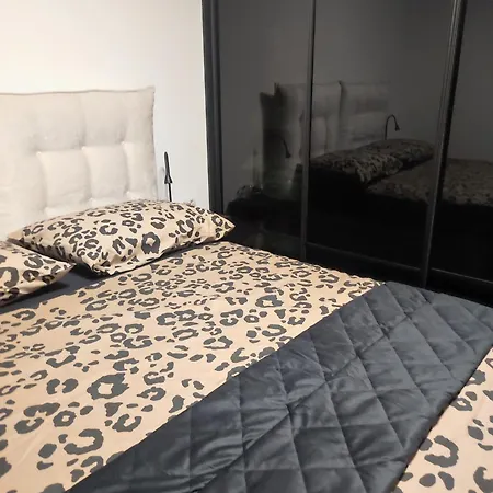 Luxury Marjan Hill With Garage