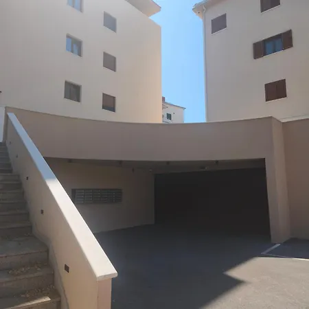 New Luxury In Centar With Private Parking In The Garage Daire *