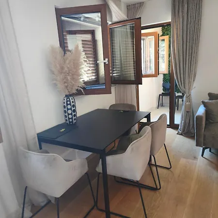 New Luxury In Centar With Private Parking In The Garage *