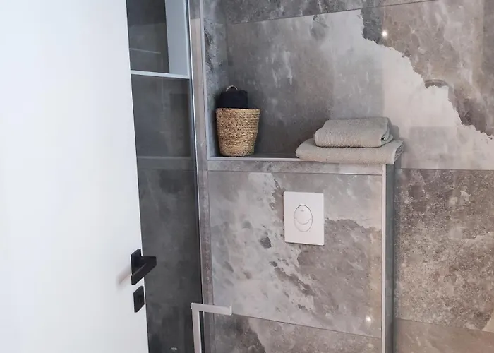 Luxury Marjan Hill With Garage Apartment Split