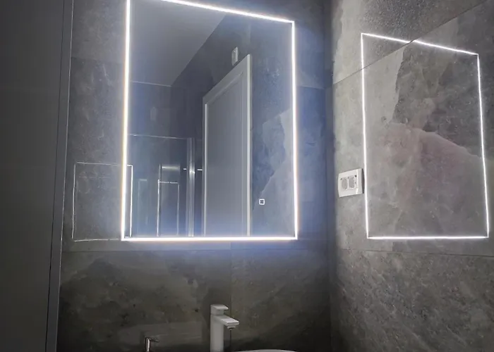 Luxury Marjan Hill With Garage Apartment *