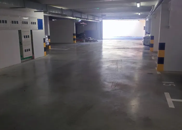 Luxury Marjan Hill With Garage Apartment *